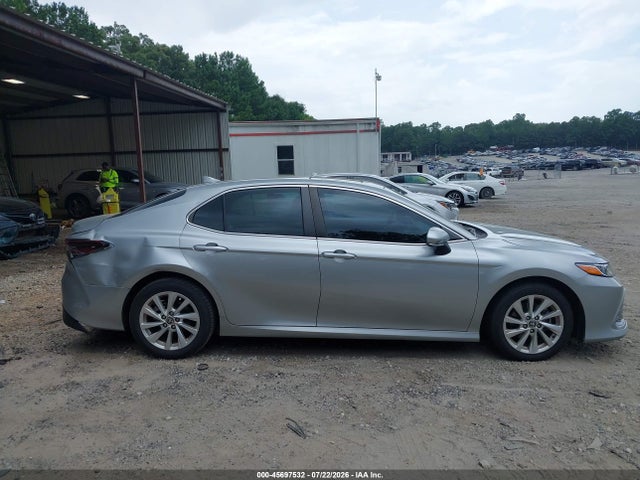 4T1R11AK3PU782464 Toyota CAMRY LE