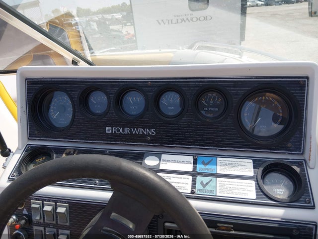 45697552 :رقم المزاد ، 4WNMB188C989 vin ، 1989 Four Winns Horizon مزاد بيع