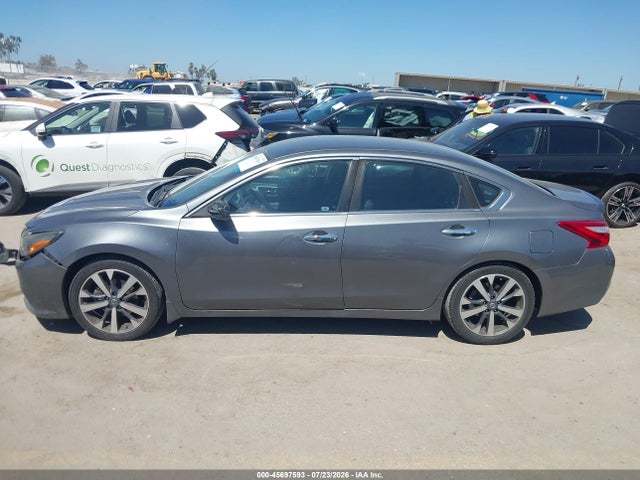 2017 Nissan Altima 2.5 Sr მანქანა იყიდება აუქციონზე, vin: 1N4AL3AP6HC483440, აუქციონის ნომერი: 45697593