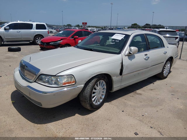 Продаж на аукціоні авто 2005 Lincoln Town Car Signature Limited, vin: 1LNHM82W55Y647330, номер лоту: 45697598