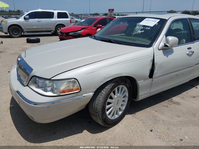 Продаж на аукціоні авто 2005 Lincoln Town Car Signature Limited, vin: 1LNHM82W55Y647330, номер лоту: 45697598