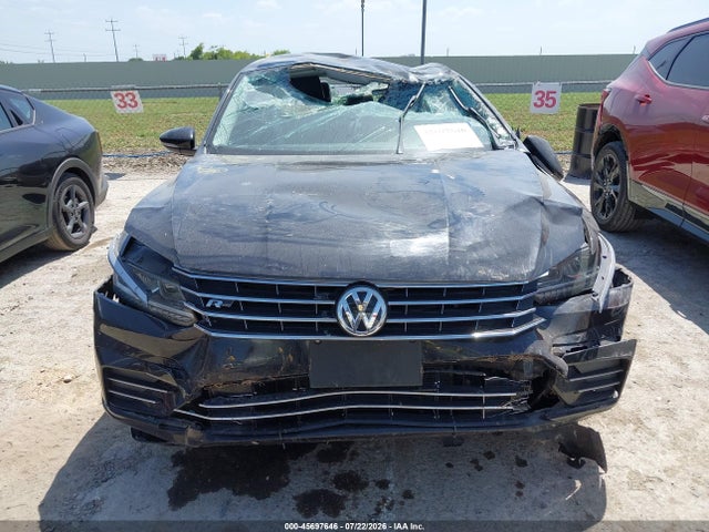 2018 Volkswagen Passat 2.0t R-line/2.0t S მანქანა იყიდება აუქციონზე, vin: 1VWAA7A33JC015401, აუქციონის ნომერი: 45697646