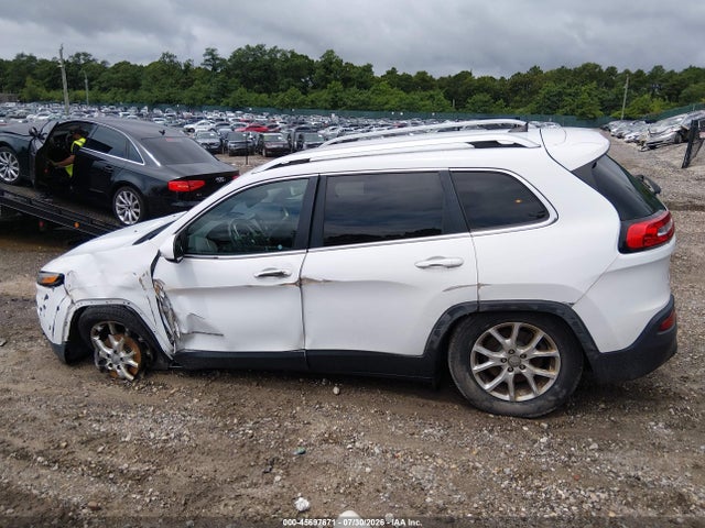 Продаж на аукціоні авто 2016 Jeep Cherokee Latitude, vin: 1C4PJMCS3GW277779, номер лоту: 45697671