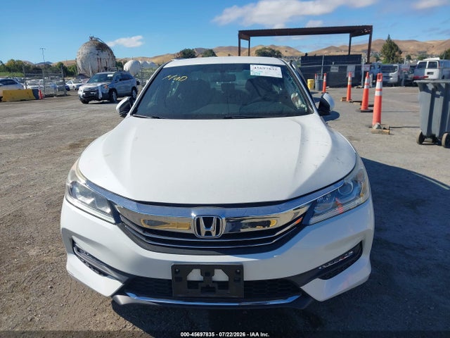 45697835 :رقم المزاد ، 1HGCR2F16HA291187 vin ، 2017 Honda Accord Sport Se مزاد بيع