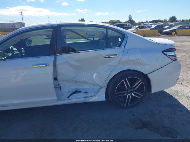 45697835 :رقم المزاد ، 1HGCR2F16HA291187 vin ، 2017 Honda Accord Sport Se مزاد بيع