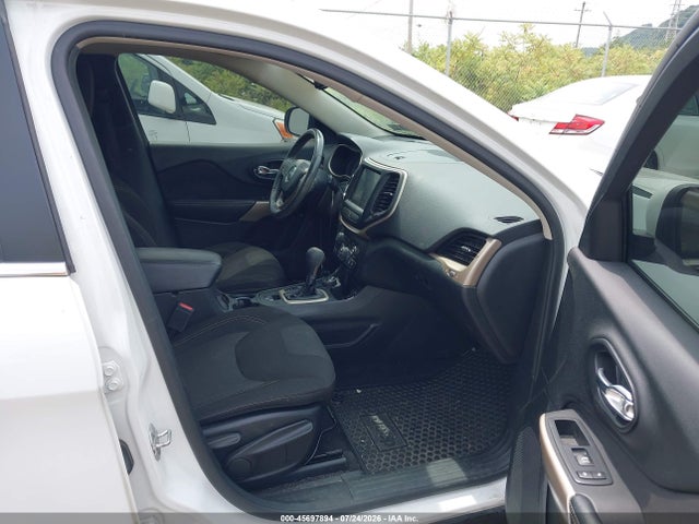45697894 :رقم المزاد ، 1C4PJMCB3HD213934 vin ، 2017 Jeep Cherokee Latitude مزاد بيع