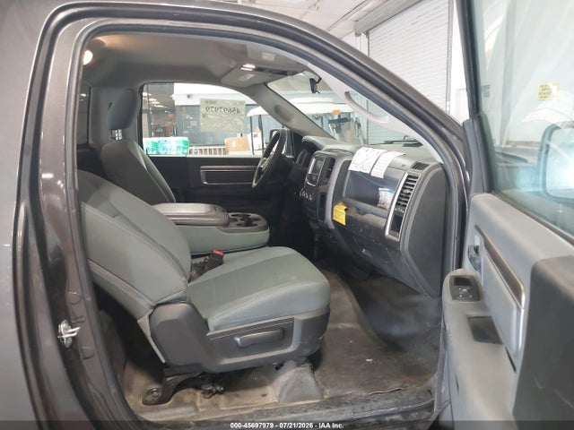 3C6JR6DG9JG255349 RAM 1500 Tradesman 4x2 8&#039; Box