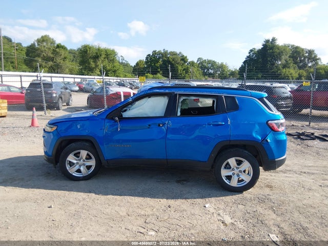 45698072 :رقم المزاد ، 3C4NJDBBXNT104949 vin ، 2022 Jeep Compass Latitude 4x4 مزاد بيع