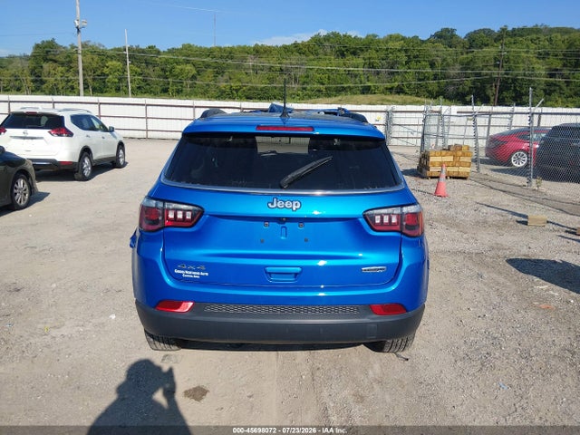 45698072 :رقم المزاد ، 3C4NJDBBXNT104949 vin ، 2022 Jeep Compass Latitude 4x4 مزاد بيع