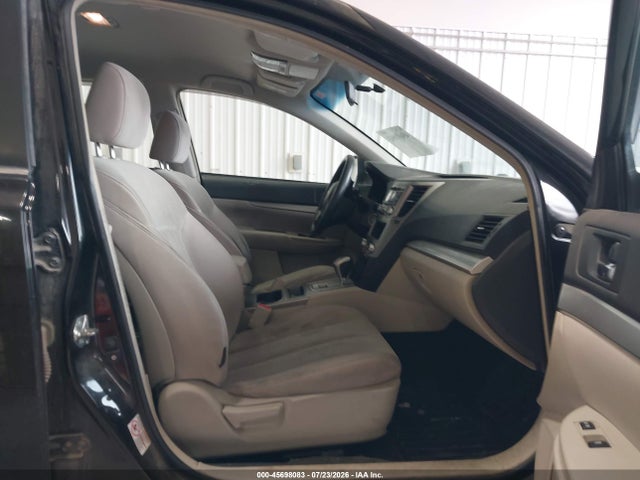 45698083 :رقم المزاد ، 4S4BRBAC0E3298604 vin ، 2014 Subaru Outback 2.5i مزاد بيع