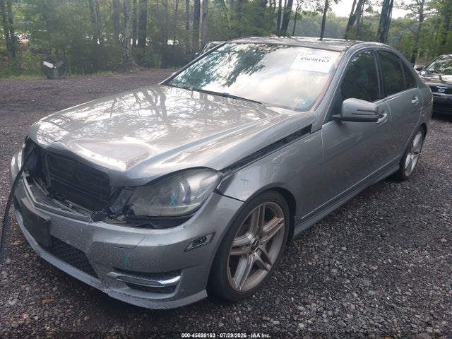 2013 Mercedes-benz C 250 Sport მანქანა იყიდება აუქციონზე, vin: WDDGF4HB3DR290011, აუქციონის ნომერი: 45698163