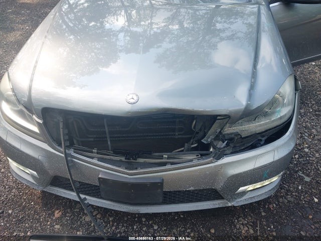 2013 Mercedes-benz C 250 Sport მანქანა იყიდება აუქციონზე, vin: WDDGF4HB3DR290011, აუქციონის ნომერი: 45698163