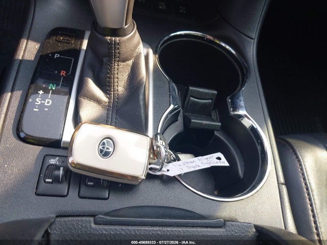 Продаж на аукціоні авто 2017 Toyota Highlander Xle, vin: 5TDJZRFH8HS400490, номер лоту: 45698333