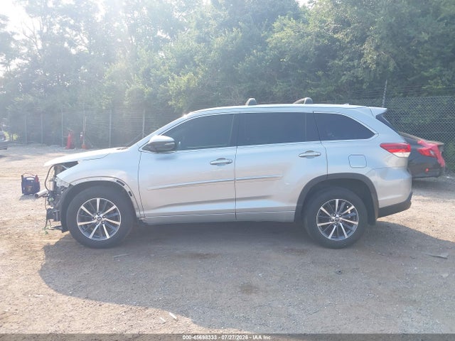 Продаж на аукціоні авто 2017 Toyota Highlander Xle, vin: 5TDJZRFH8HS400490, номер лоту: 45698333