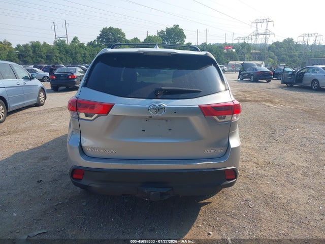 Продаж на аукціоні авто 2017 Toyota Highlander Xle, vin: 5TDJZRFH8HS400490, номер лоту: 45698333