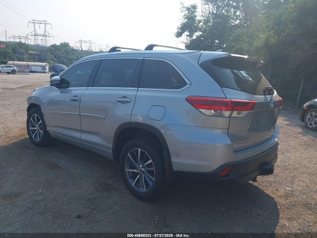 Продаж на аукціоні авто 2017 Toyota Highlander Xle, vin: 5TDJZRFH8HS400490, номер лоту: 45698333