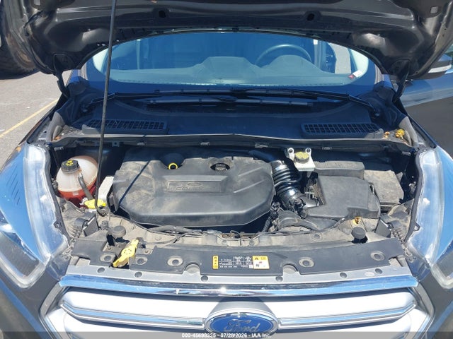 1FMCU9J97HUE48531 Ford Escape Titanium