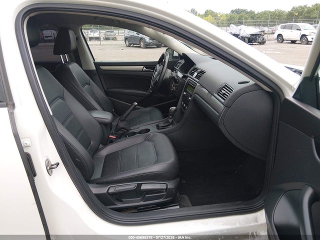 Продажа на аукционе авто 2014 Volkswagen Passat 1.8t Wolfsburg Edition, vin: 1VWAS7A3XEC104806, номер лота: 45698378
