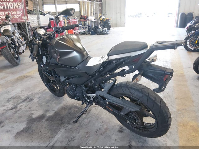 Kawasaki Er400 D 2023 JKAERKD18PDAP5927 Image 3
