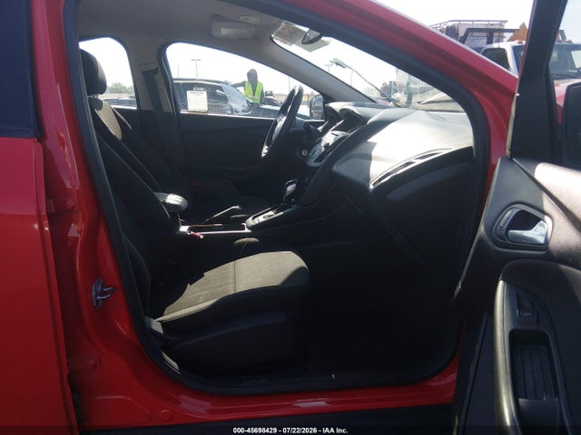 1FADP3F26FL282794 Ford FOCUS SE