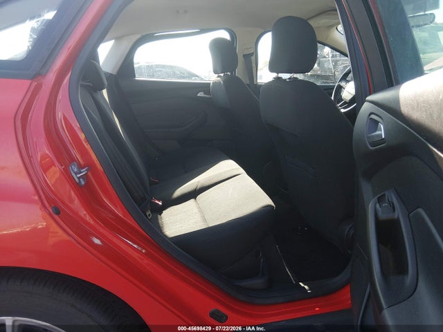 1FADP3F26FL282794 Ford FOCUS SE