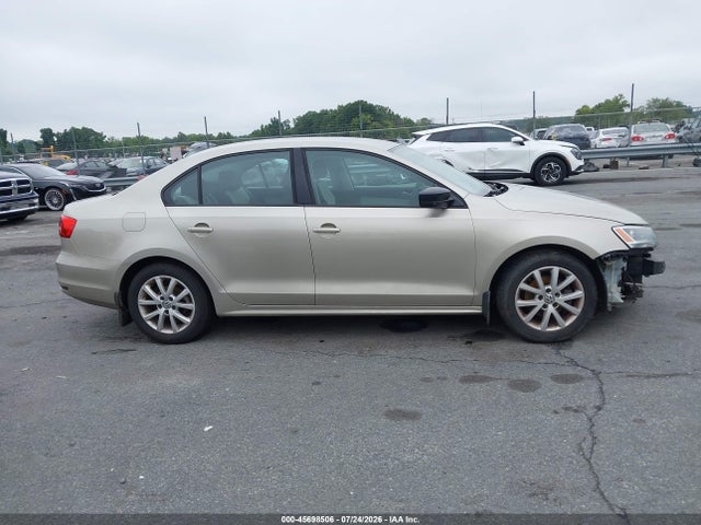 2015 Volkswagen Jetta 2.0l S მანქანა იყიდება აუქციონზე, vin: 3VW2K7AJ7FM221715, აუქციონის ნომერი: 45698506