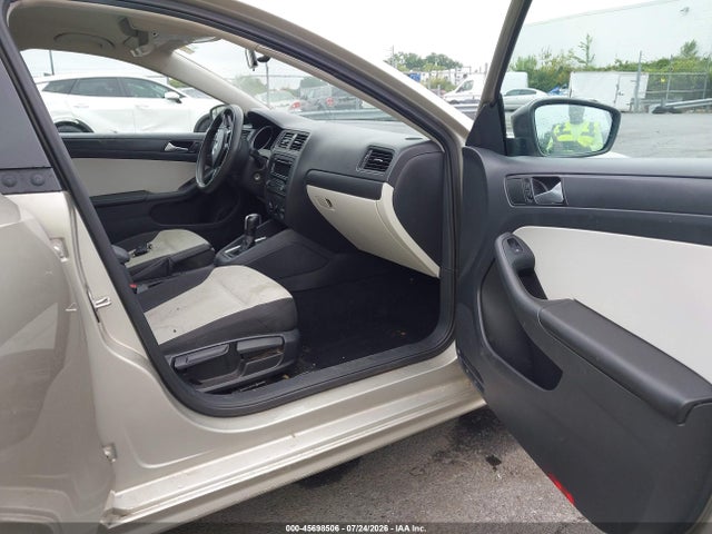 2015 Volkswagen Jetta 2.0l S მანქანა იყიდება აუქციონზე, vin: 3VW2K7AJ7FM221715, აუქციონის ნომერი: 45698506
