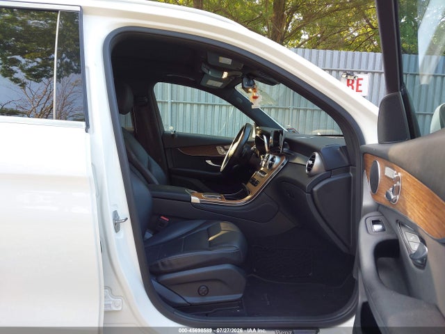 2020 Mercedes-benz Glc 300 მანქანა იყიდება აუქციონზე, vin: W1N0G8DB8LV257655, აუქციონის ნომერი: 45698589