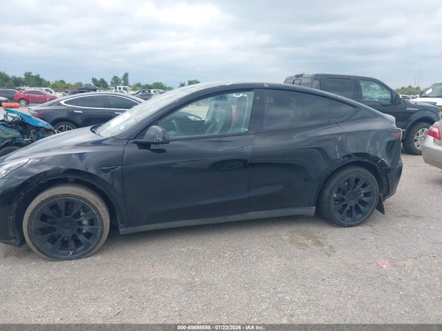 Tesla Model Y 2023 7SAYGAEE0PF703945 Image 14