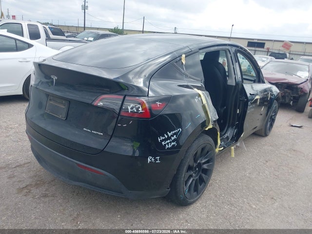 Tesla Model Y 2023 7SAYGAEE0PF703945 Image 4
