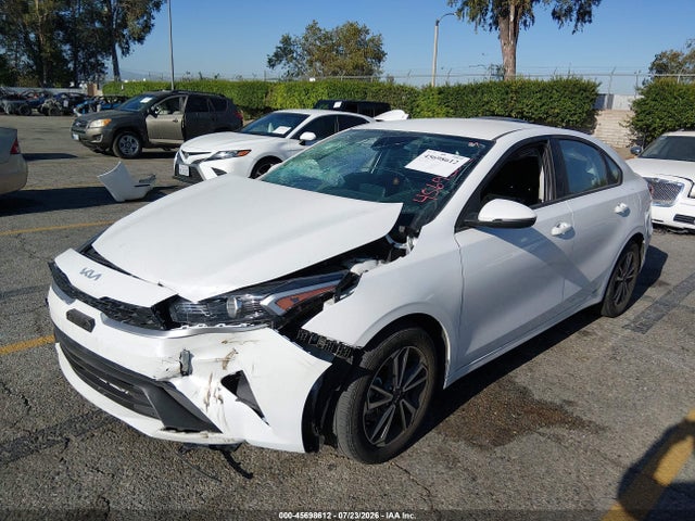 KIA Forte Lxs 2023 3KPF24AD3PE651010 Image 2