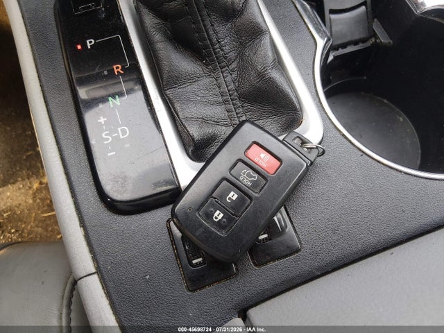 45698734 :رقم المزاد ، 5TDJKRFH2FS153291 vin ، 2015 Toyota Highlander Xle V6 مزاد بيع