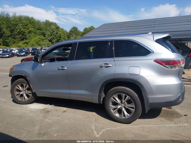 45698734 :رقم المزاد ، 5TDJKRFH2FS153291 vin ، 2015 Toyota Highlander Xle V6 مزاد بيع