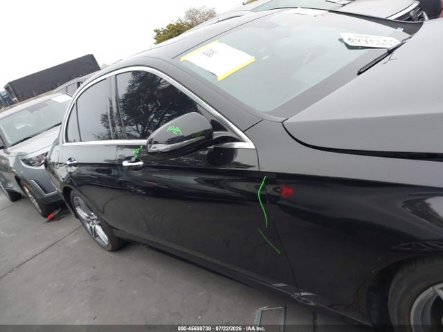 Продажа на аукционе авто 2018 Mercedes-benz E 300, vin: WDDZF4JBXJA427121, номер лота: 45698738