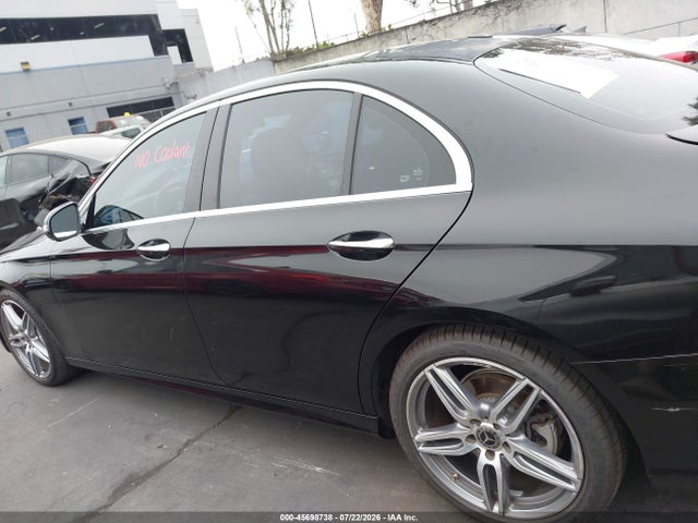 Продажа на аукционе авто 2018 Mercedes-benz E 300, vin: WDDZF4JBXJA427121, номер лота: 45698738