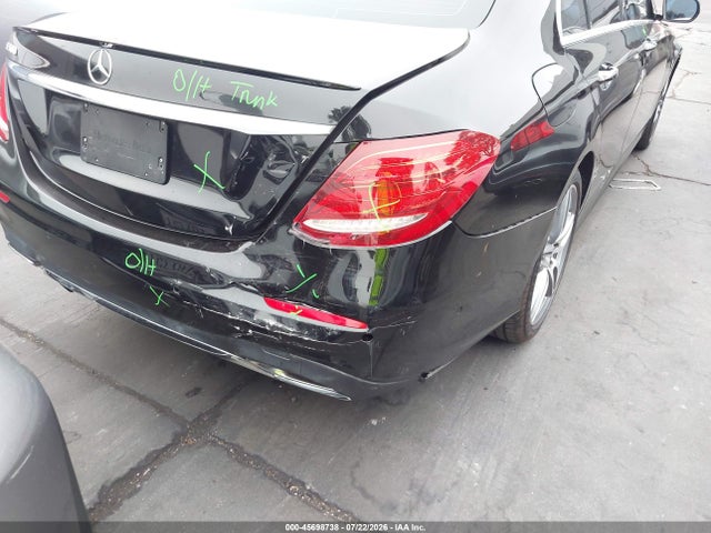 Продажа на аукционе авто 2018 Mercedes-benz E 300, vin: WDDZF4JBXJA427121, номер лота: 45698738