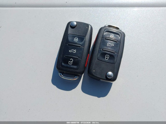 Продажа на аукционе авто 2016 Volkswagen Tiguan R-line, vin: WVGAV7AXXGW616897, номер лота: 45698759