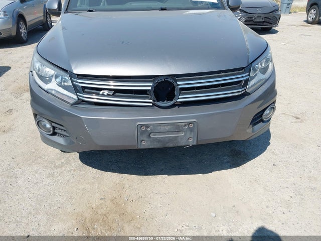 Продажа на аукционе авто 2016 Volkswagen Tiguan R-line, vin: WVGAV7AXXGW616897, номер лота: 45698759
