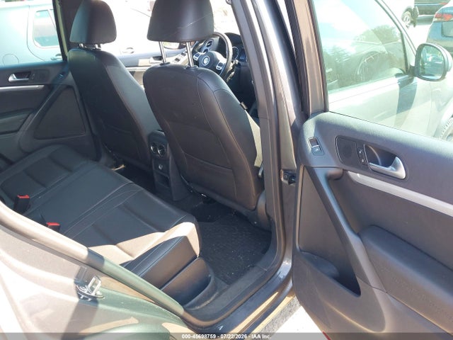 Продажа на аукционе авто 2016 Volkswagen Tiguan R-line, vin: WVGAV7AXXGW616897, номер лота: 45698759
