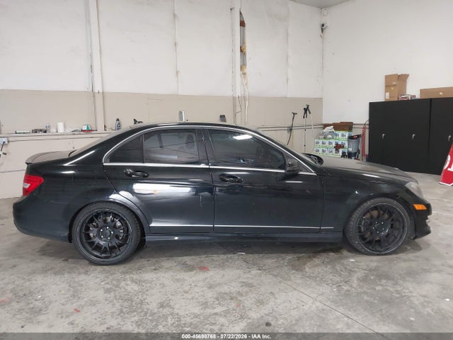 45698768 :رقم المزاد ، WDDGF8AB2DR244302 vin ، 2013 Mercedes-benz C 300 Sport 4matic مزاد بيع