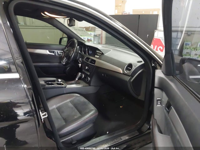 45698768 :رقم المزاد ، WDDGF8AB2DR244302 vin ، 2013 Mercedes-benz C 300 Sport 4matic مزاد بيع