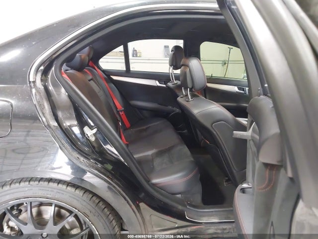 2013 Mercedes-benz C 300 Sport 4matic მანქანა იყიდება აუქციონზე, vin: WDDGF8AB2DR244302, აუქციონის ნომერი: 45698768