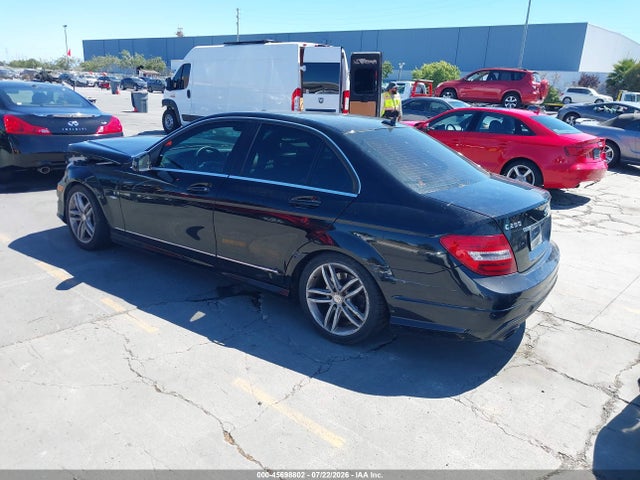 45698802 :رقم المزاد ، WDDGF4HB8CA633182 vin ، 2012 Mercedes-benz C 250 مزاد بيع