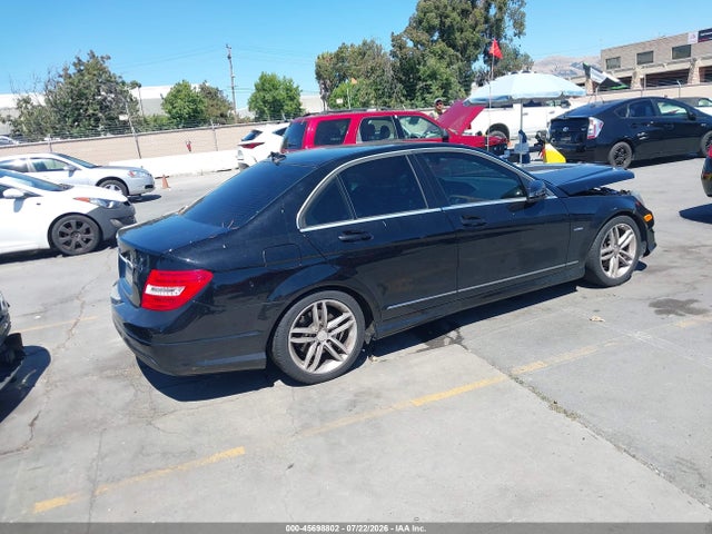 45698802 :رقم المزاد ، WDDGF4HB8CA633182 vin ، 2012 Mercedes-benz C 250 مزاد بيع