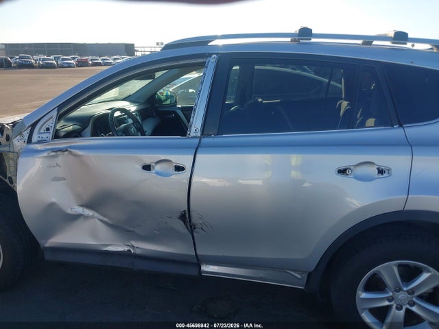 2T3RFREV0EW144228 Toyota Rav4 Xle