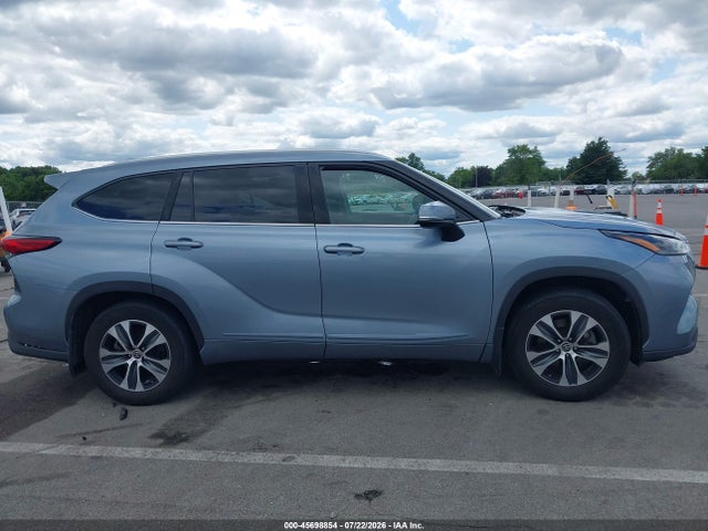 5TDHZRBH0NS185171 Toyota Highlander Xle