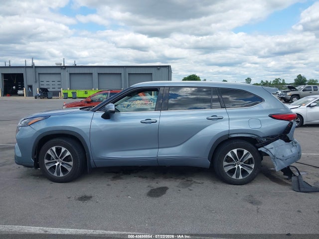 5TDHZRBH0NS185171 Toyota Highlander Xle