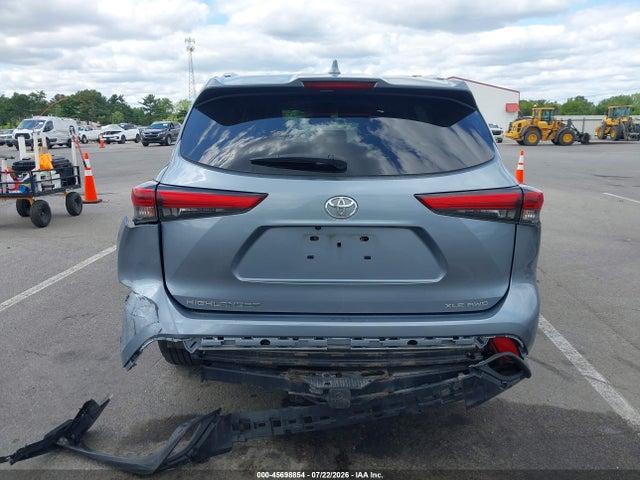 5TDHZRBH0NS185171 Toyota Highlander Xle