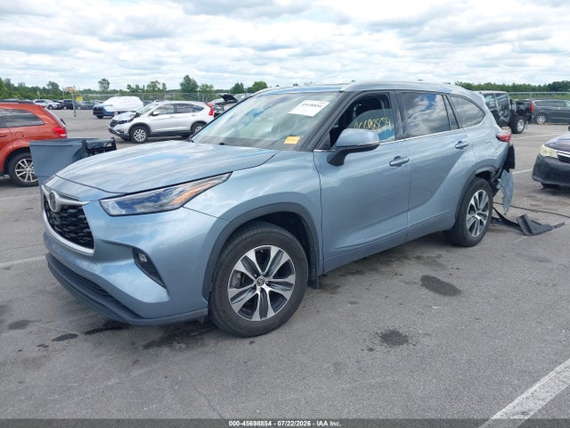 5TDHZRBH0NS185171 Toyota Highlander Xle