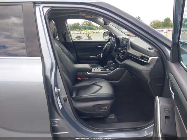 5TDHZRBH0NS185171 Toyota Highlander Xle
